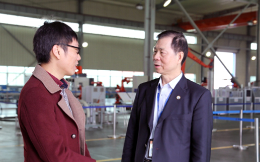 ׯ����Ϸ���ܣ��ƶ�����ı���� רע