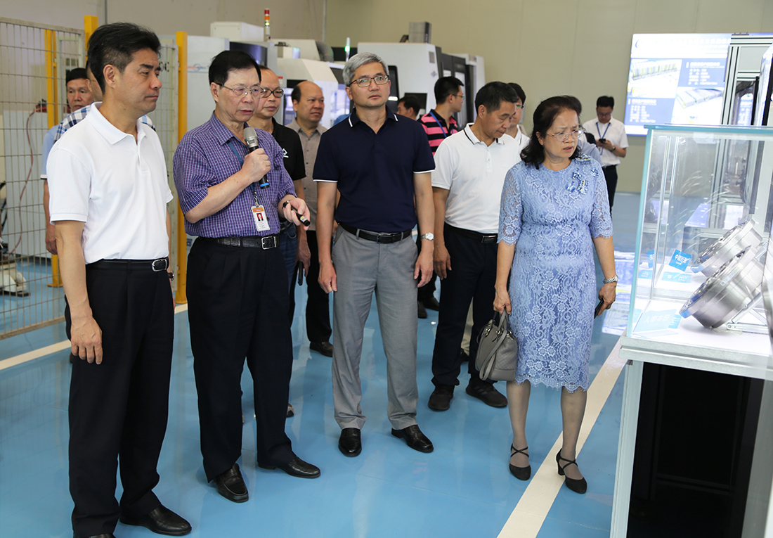 �����ں������� У������ı��ƪ �����㶫��ҵ��ѧ��ί��Ǻ���̫һ�е�����˾��չ��������